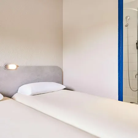 Hotel Ibis Budget Versailles Chateau Saint-Cyr-l'Ecole
