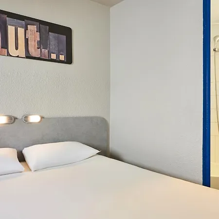 Otel Ibis Budget Versailles Chateau Cyr L'ecole 2*