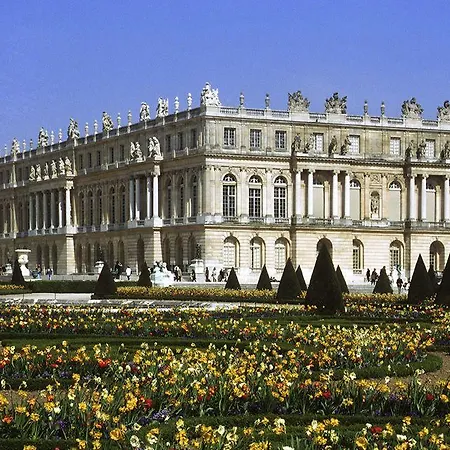 Ibis Budget Versailles Chateau 2*