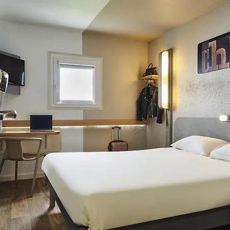 ホテル Ibis Budget Versailles Chateau Cyr L'ecole Saint-Cyr-lʼÉcole