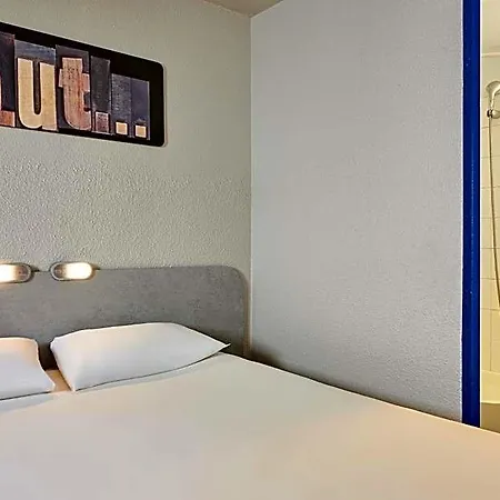 Ibis Budget Versailles Chateau Cyr L'ecole فندق Saint-Cyr-lʼÉcole