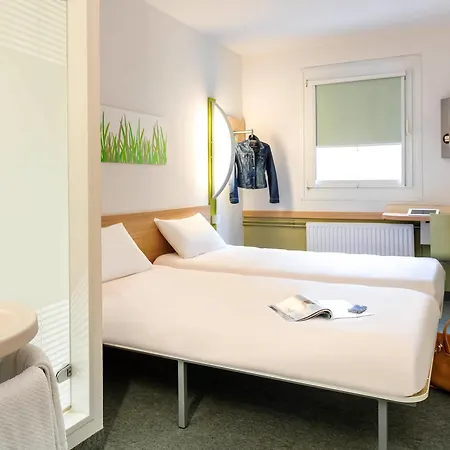 Ibis Budget Versailles Chateau Cyr L'ecole Ξενοδοχείο Saint-Cyr-lʼÉcole