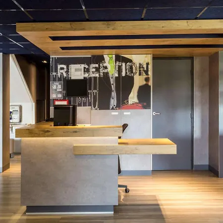 Ibis Budget Versailles Chateau Cyr L'ecole 2*