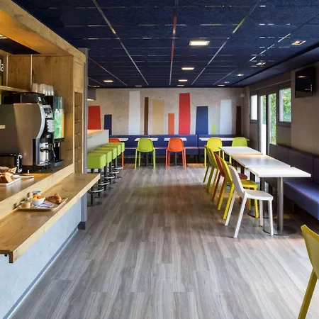 Hotel Ibis Budget Versailles Chateau 2*
