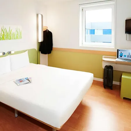 Ibis Budget Versailles Chateau Cyr L'ecole 2*